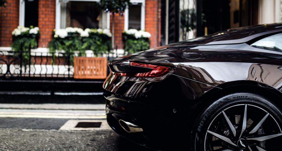 Детали экстерьера Aston Martin DB11 2016 года  (WW) (фото 39 из 41)